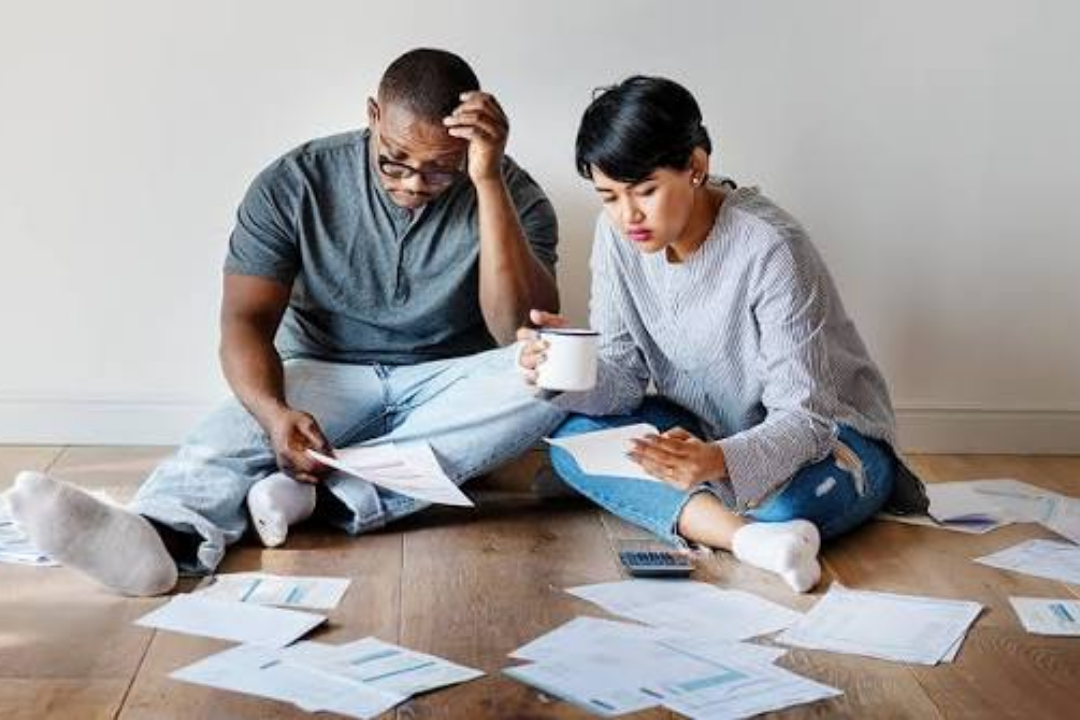 Oração para Sair das Dívidas e Conseguir Organizar a Vida Financeira